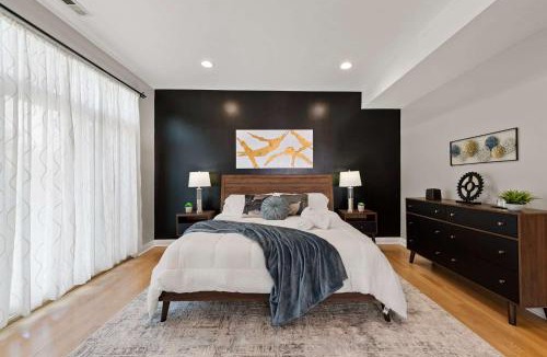 Bridgeport House | Spacious Luxury Retreat 8 Bed Oasis with 6 Baths