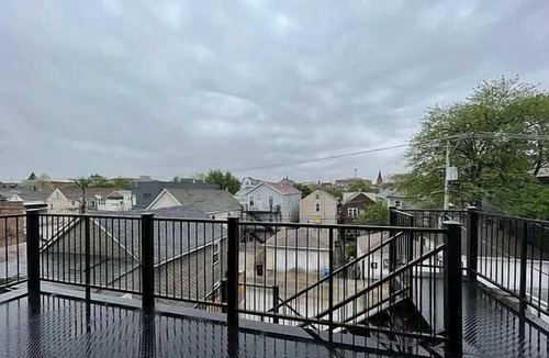 Lower West Side Apartment | Spacious Modern Pilsen Retreat | Sleeps 8 | Near Downtown Chicago