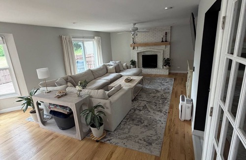 Bartlett House | Spacious updated beautiful house with Hottub!