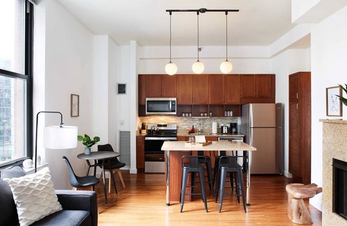 Downtown Chicago Apartment | Spectacular Corner 2BR Penthouse in the Loop | Roof Deck