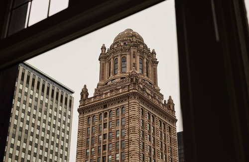 Downtown Chicago Apartment | Spectacular Corner 2BR Penthouse in the Loop | Roof Deck