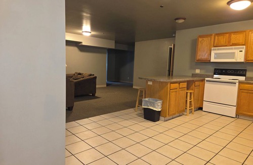 Fort Dodge Apartment | State Softball Tournament Special. Perfect 6-bedroom apartment in Fort Dodge!