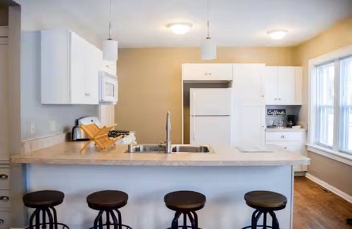 Milwaukee Apartment | Station No 06 Inn