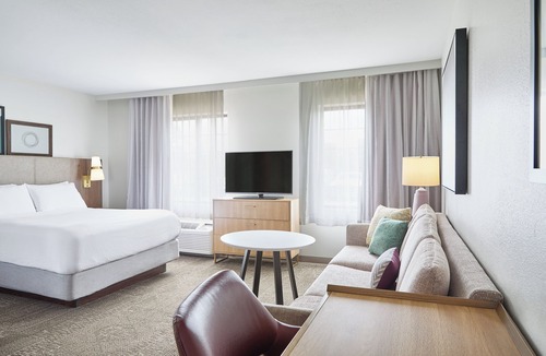Peoria Hotel | Staybridge Suites Downtown Peoria by IHG