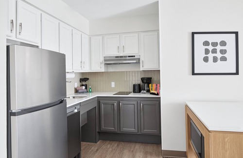 Peoria Hotel | Staybridge Suites Downtown Peoria by IHG