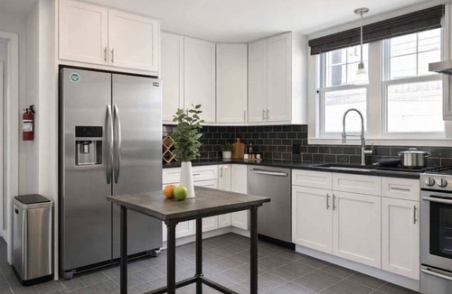 Forest Park House | Steps to Shops, Restaurants, Trains; 5BR, 14 Guests, Parking