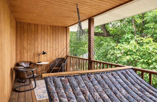 Forest Park House | Steps to Shops, Restaurants, Trains; 5BR, 14 Guests, Parking
