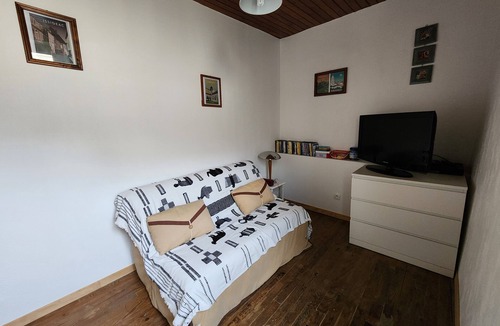 Couze-et-Saint-Front House | Stone house in the heart of a Périgord village