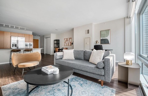 Streeterville Apartment | Streeterville 2br w pool gym nr Riverwalk CHI-881