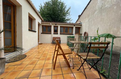 Bordeaux Bed & Breakfast | studette cosy toute équipée Proche Bordeaux centre ,kedge,hopitaux,stade et université