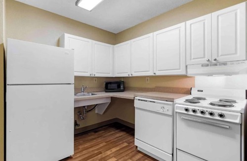 Vernon Hills Hotel | Studio 6 Extended Stay Chicago Vernon Hills Lincolnshire IL