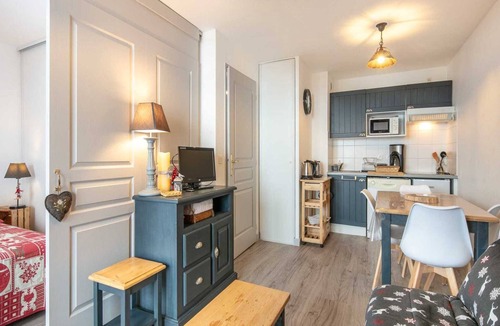Saint-Sorlin-d'Arves Apartment | Studio in Saint-Sorlin with Heated Pool