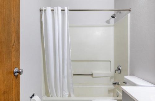 Lansing Apartment | Studio in Lansing
