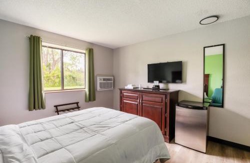 Lansing Apartment | Studio in Lansing