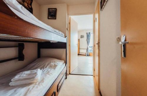Saint-Nicolas-de-Veroce Apartment | Studio with balcony parking and ski storage