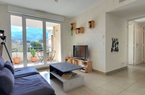 Montredon Apartment | Stunning 1BR Flat with terrace view on Calanques 1 min from the sea