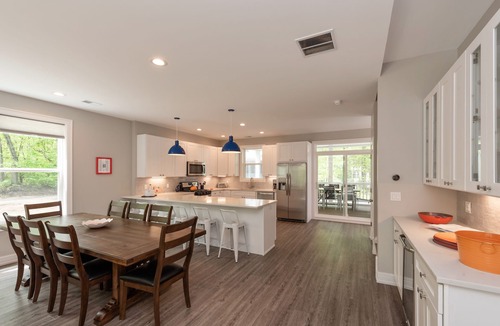 Michigan City House | Stunning 6 bed and 4.5 bath! Sleeps 18.