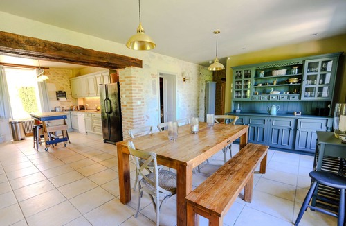 Sainte-Colombe-de-Duras Villa | Stunning view over valley, private heated pool, walk to cafe bar, wine tasting