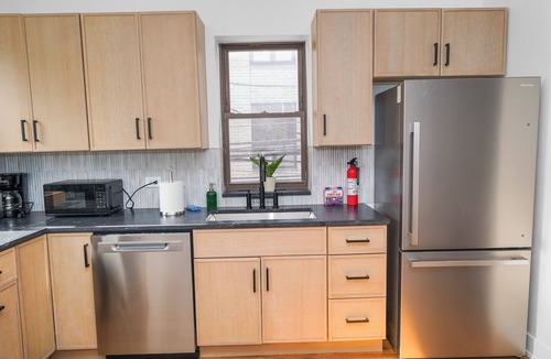 West Town Hotel | Stylish brand new 3BR Near West Loop/Fulton Market