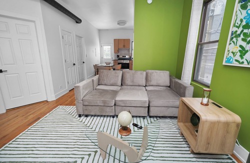 West Town Hotel | Stylish brand new 3BR Near West Loop/Fulton Market