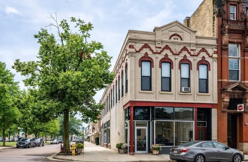 Oshkosh Apartment | Stylish Downtown Loft – Free Parking & City Views!