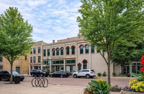 Oshkosh Apartment | Stylish Downtown Loft – Free Parking & City Views!