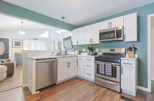 Georgetown House | Stylish Renovated 5-bedroom house in South Bend