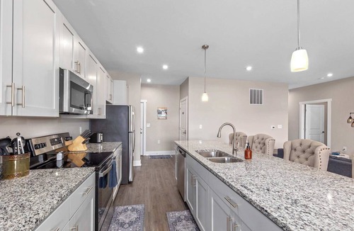 Grandville Apartment | Stylish Stay Minutes from Downtown GR