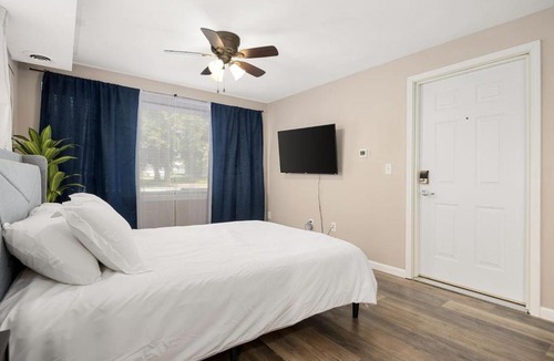 Peoria Apartment | Stylish Studio Apartment with Modern Touches