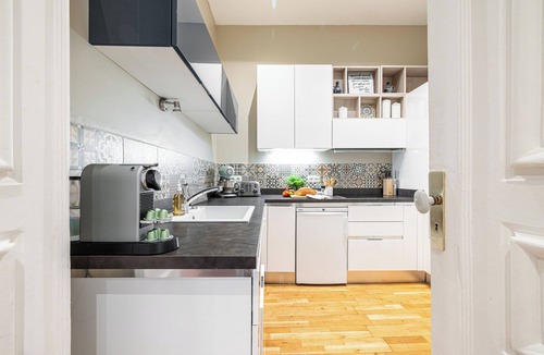 Lepante Quarter Apartment | SunlightProperties - GRACE - Family apartment in Nice centre - Sleeps 6+office
