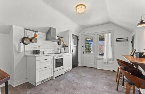 Milwaukee Apartment | Sunlit 2BR Upper Retreat