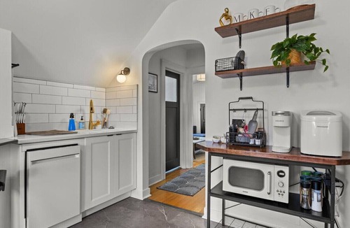 Milwaukee Apartment | Sunlit 2BR Upper Retreat