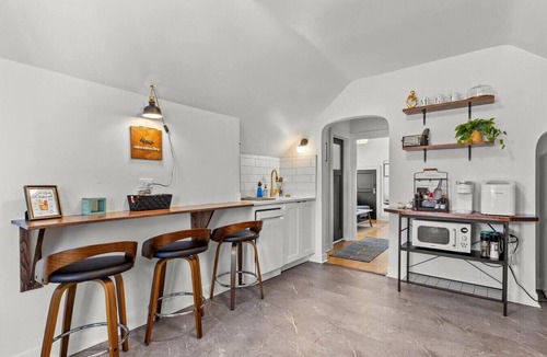 Milwaukee Apartment | Sunlit 2BR Upper Retreat