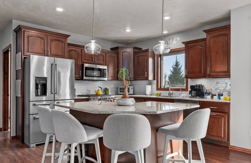 Appleton House | Sunny Days Await | Seasonal Pool & Hot Tub Retreat