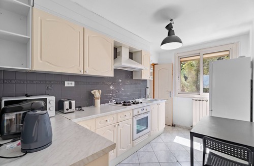 La Panouse Apartment | Superb Apartment with Panoramic View – Sleeps 8 – Marseille 9th District