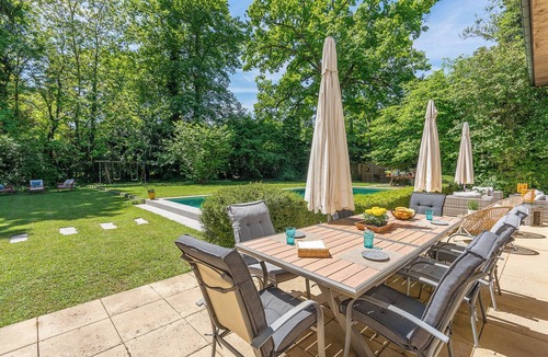 Sciez Villa | Superb Leman-side property with private swimming pool & tennis court