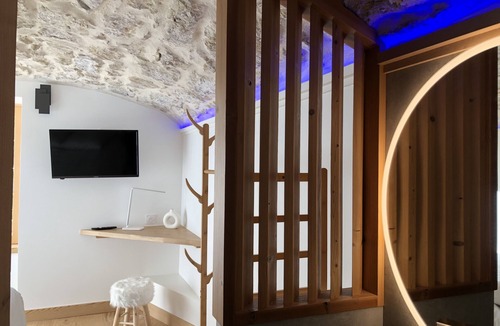 Pugny-Chatenod Apartment | Superbe Duplex Rénové vue lac à 10min D'aix les Bains, Coeur de Massif ds Bauges