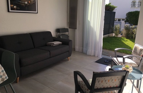 Vaux-sur-Mer Apartment | T2, completely renovated in 2021, 100m from the sea. Small, quiet residence.