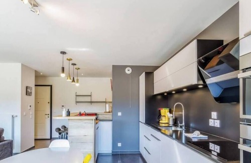 Menthon-Saint-Bernard Apartment | T4 Terre EO - close to Lake Annecy.