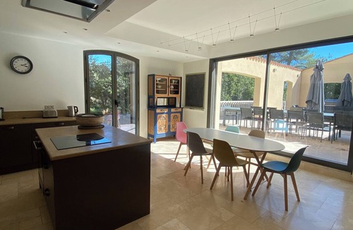 Aubagne Villa | The 7-window tower