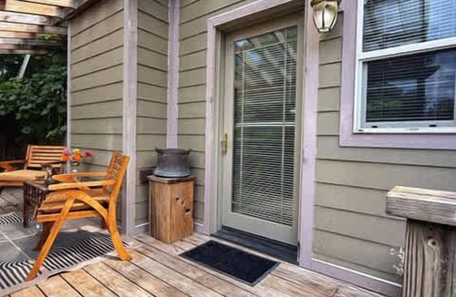 Alden Apartment | The Artist's Loft | Pet Friendly | Close to Torch