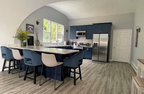 Sturgeon Bay House | The Bay Shore Shire Waterfront ‘Hobbit’ Home Stunning Sunsets Earth Covered
