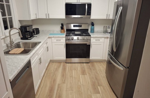 Waupaca House | The Birch House - Sleeps 8 - Downtown Waupaca