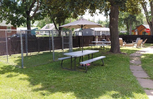 Waupaca House | The Birch House - Sleeps 8 - Downtown Waupaca