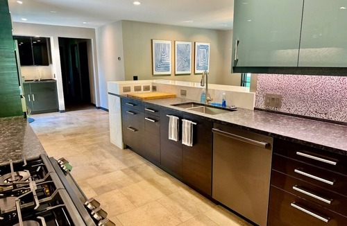 Douglas House | The Blue Moon — Mid-century modern near the shore