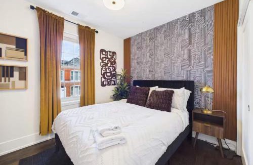 West Town Apartment | The Boho House Two Private Suites Parking