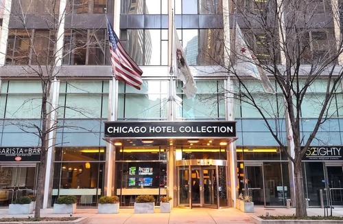 Streeterville Hotel | The Chicago Hotel Collection | Comfy Downtown Chicago Stay, Steps from Mag Mile