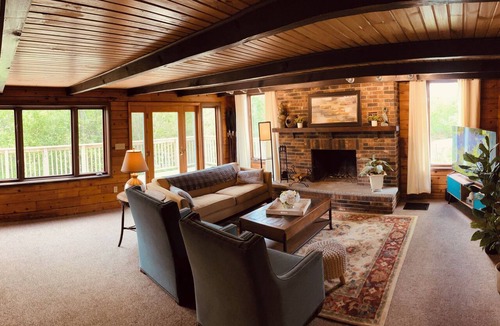 Elkhart Lake House | >The Daydream Lodge< @Racers Ridge