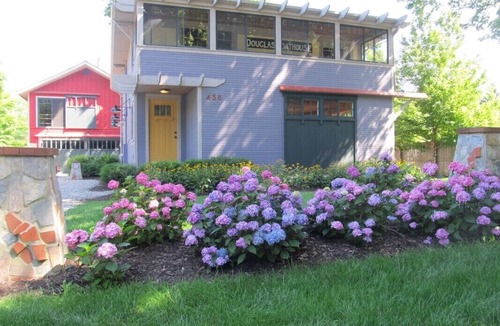 Douglas House | The Douglas Boathouse! Amazing location/Sleeps 20 in comfort/all ages friendly