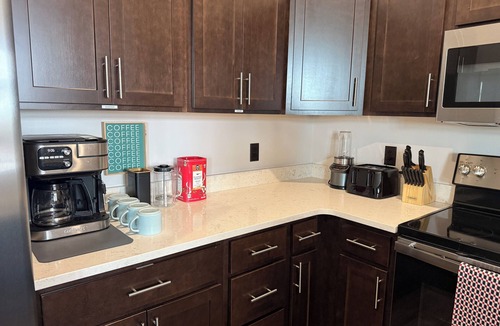 Dyersville Condo | The Dugout - Baseball Oasis 2-Level Condo